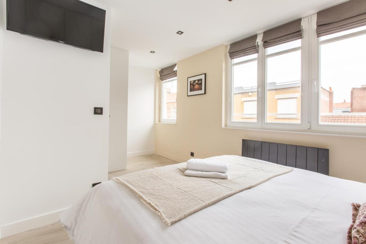 Appartement Spacieux Et Moderne 4 Chambres A 5Mn A Pieds Republique Lille Luaran gambar